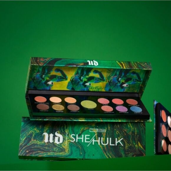 Urban Decay X Marvel She Hulk Eyeshadow Palette - Picture 4 of 13